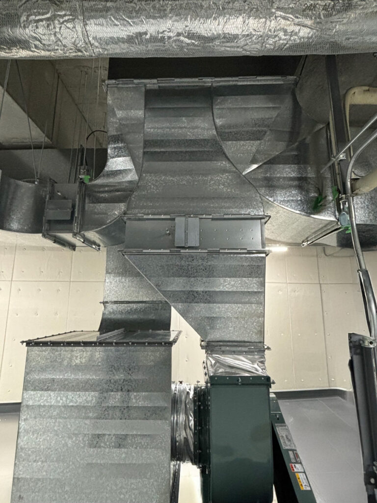 【事例紹介】排気ダクトの改修工事で空気の流れを最適化|大阪の仲設備 | 空気調和設備工事や厨房・排煙工事のことなら株式会社仲設備